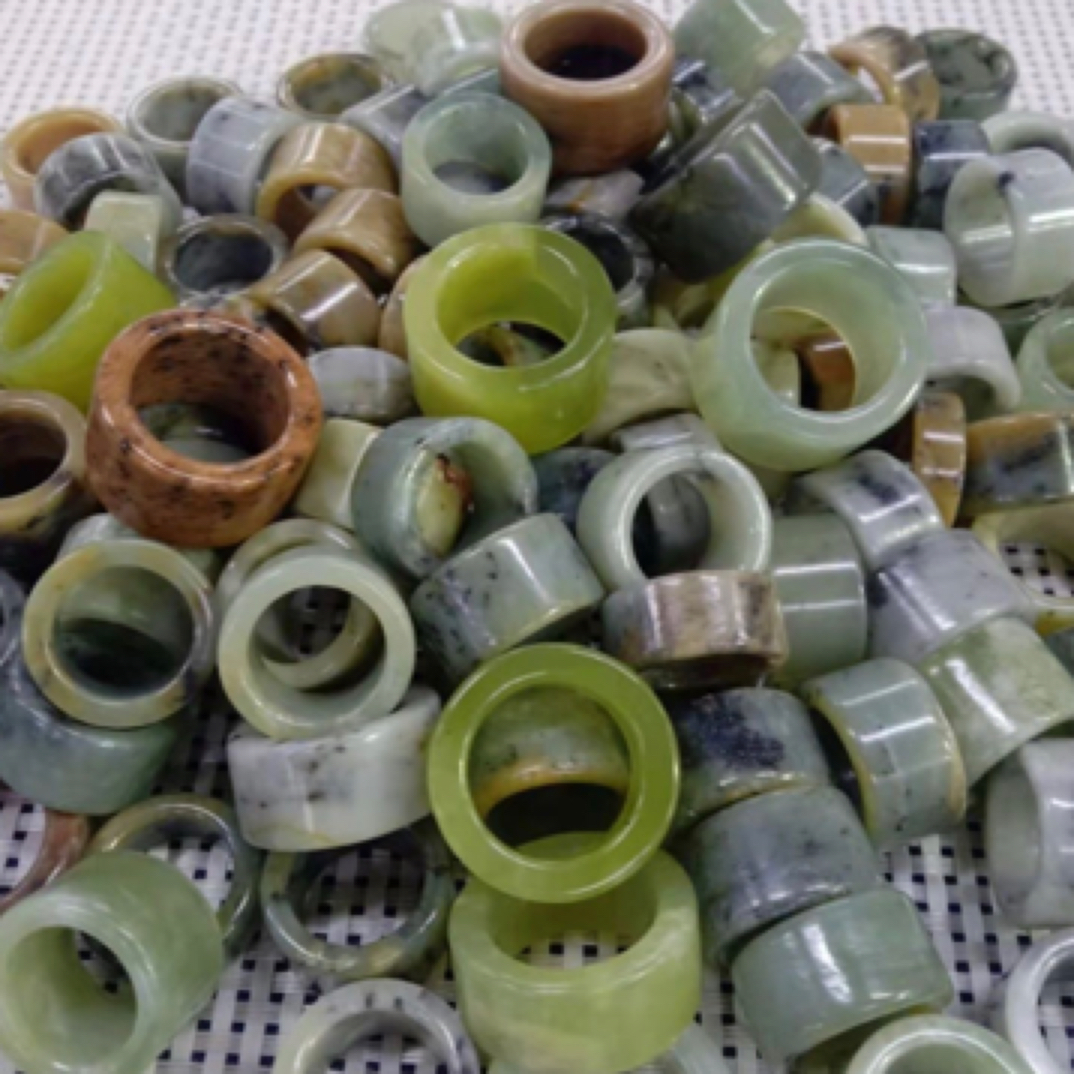 天然岫玉扳指跑环随机多样性发货一手货源