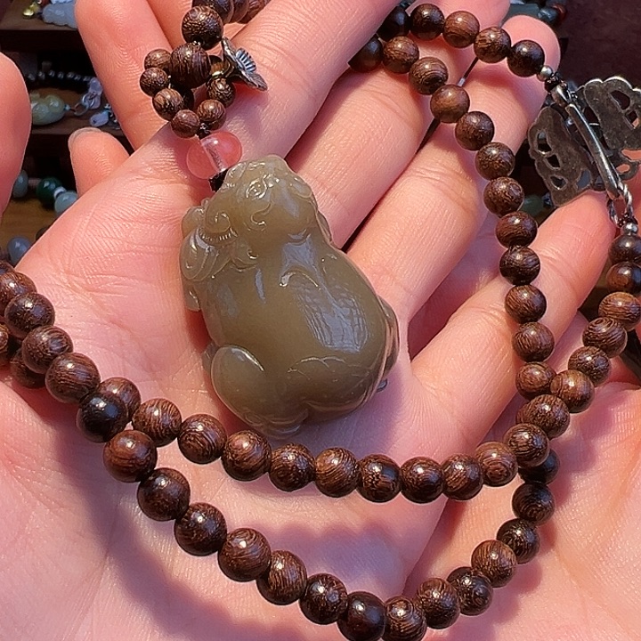 颈饰未镶嵌和田玉