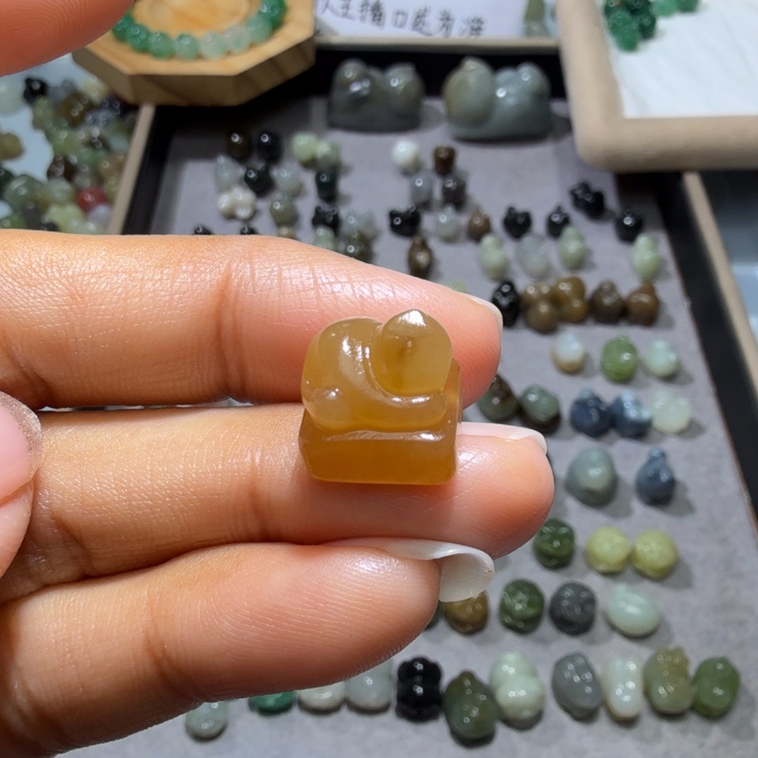 璐***璐和田玉未镶嵌珠宝奇石