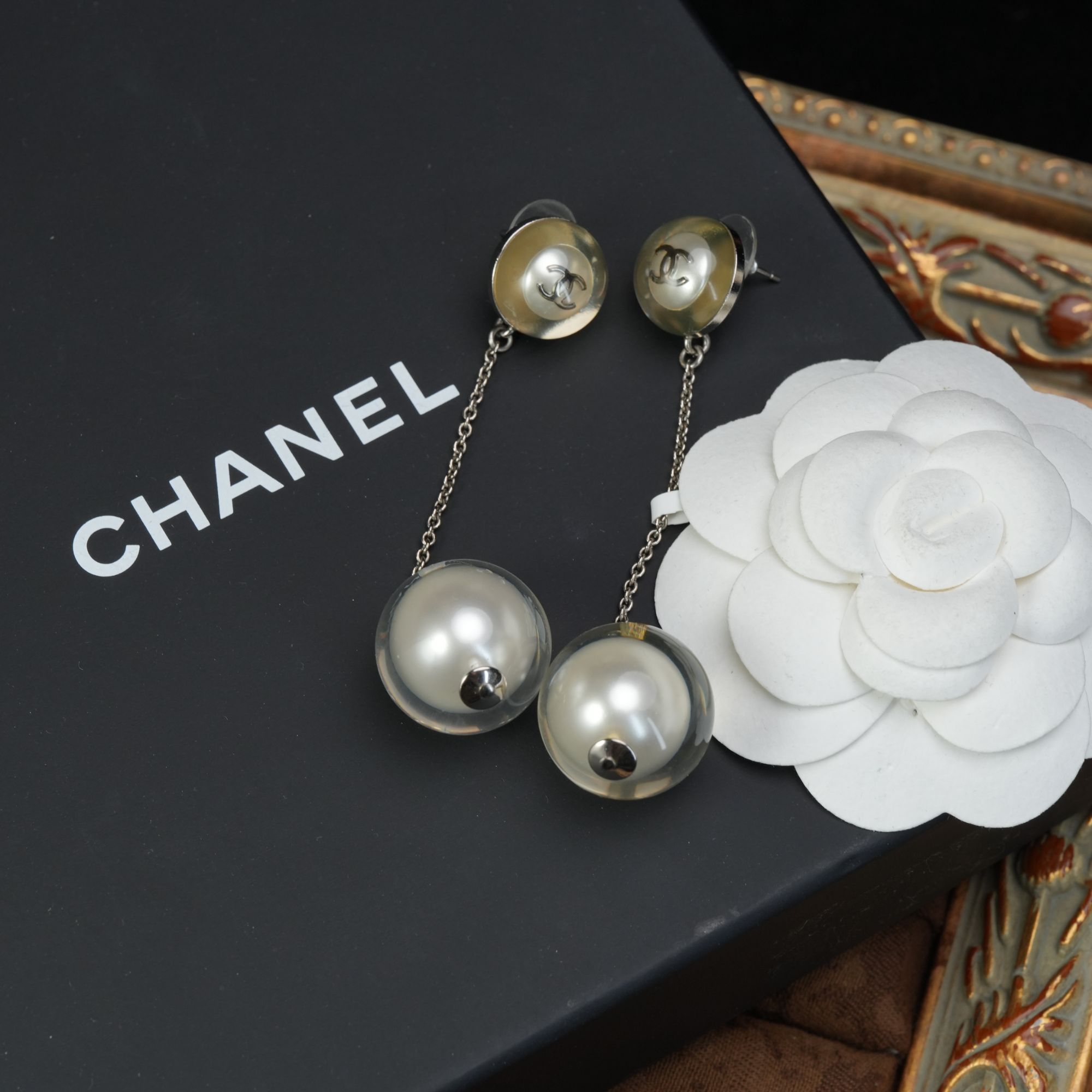 95新 Chanel/香奈儿 柚礼中古/香奈儿亚克力扫肩耳钉lz510103