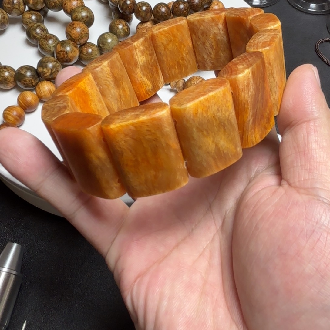 木质类冰种玉化细丝牛毛手排