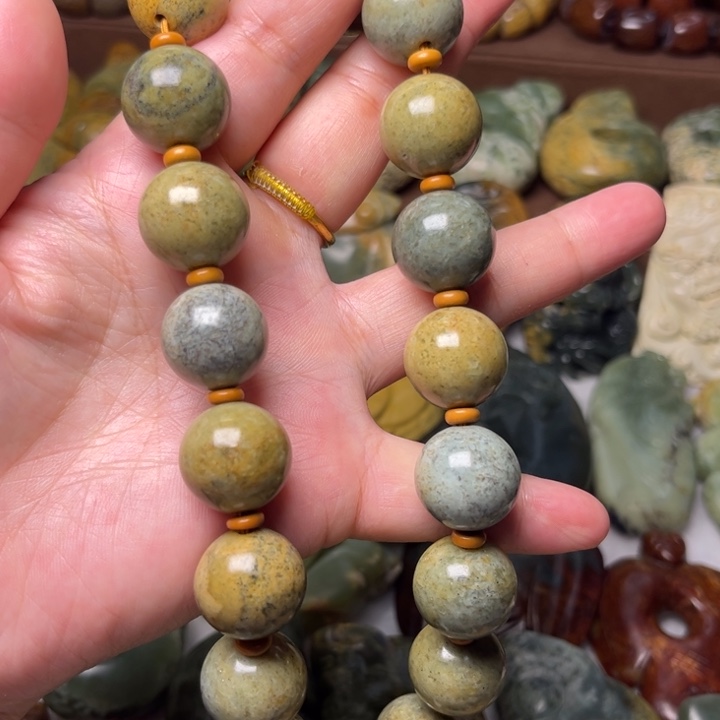 未镶嵌手链岫岩河磨玉（透闪石质玉）