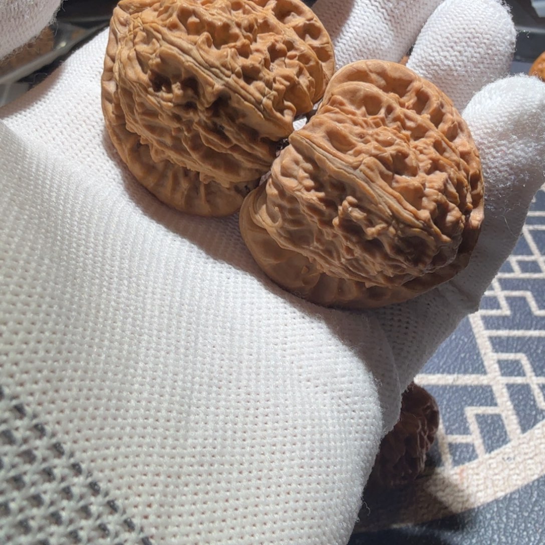 吊坠文玩核桃三角白