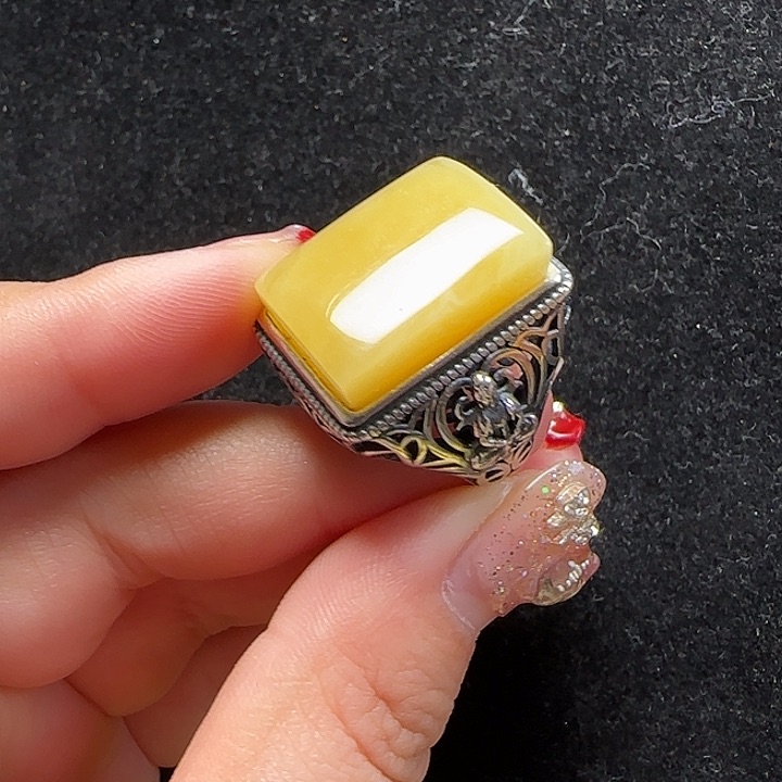 蜜蜡珠宝奇石未镶嵌