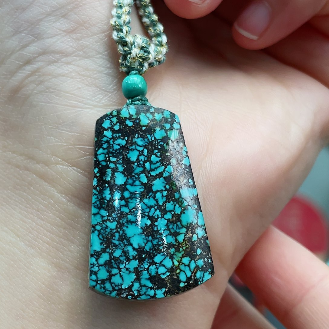 绿松石颈饰未镶嵌