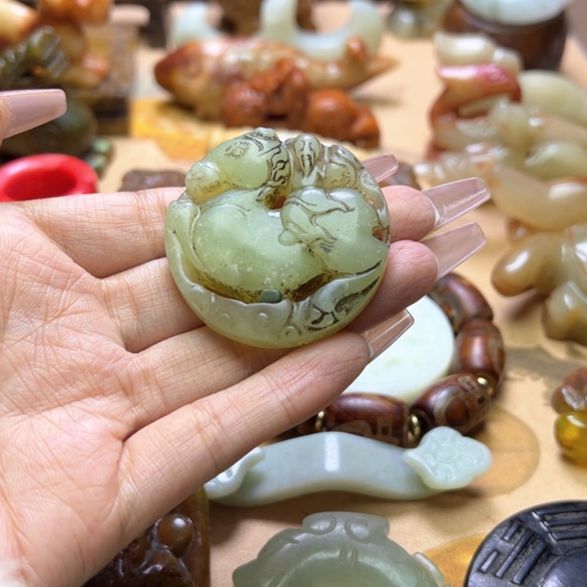 【闪购商品】蛇纹石玉颈饰未镶嵌