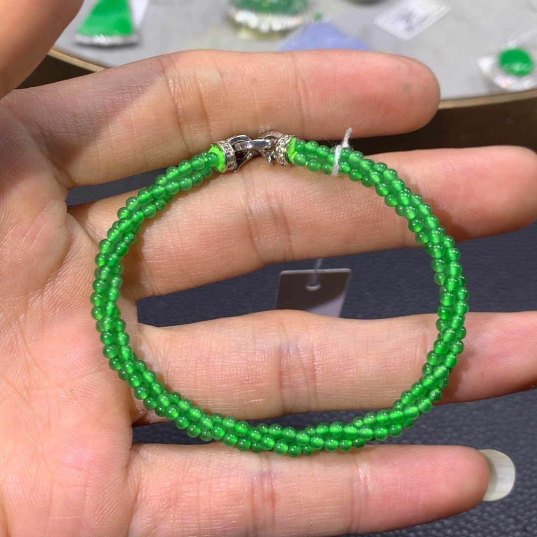 翡翠手链未镶嵌翡翠