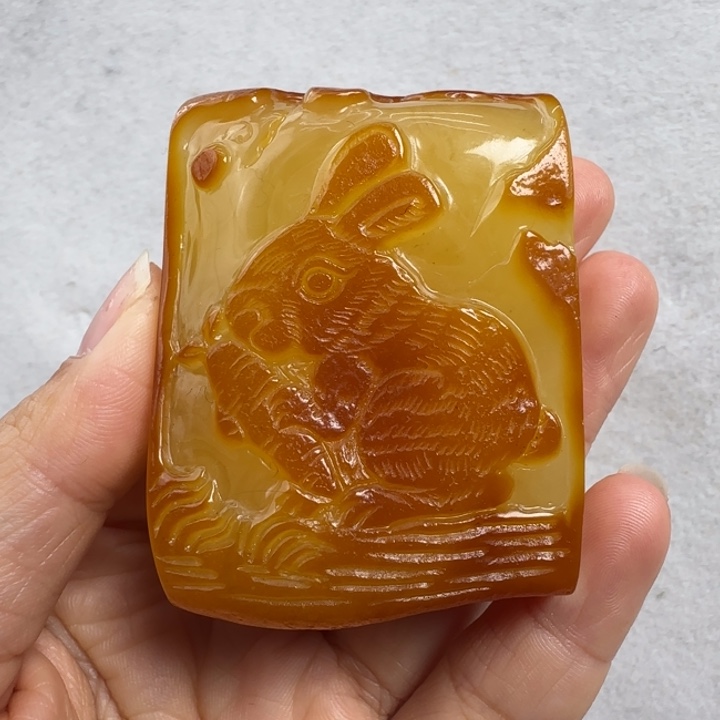 蜜蜡珠宝奇石未镶嵌