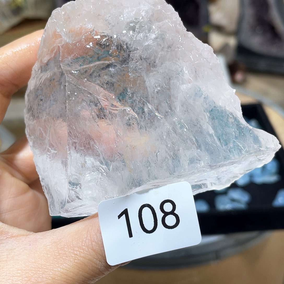 水晶摆件……未镶嵌