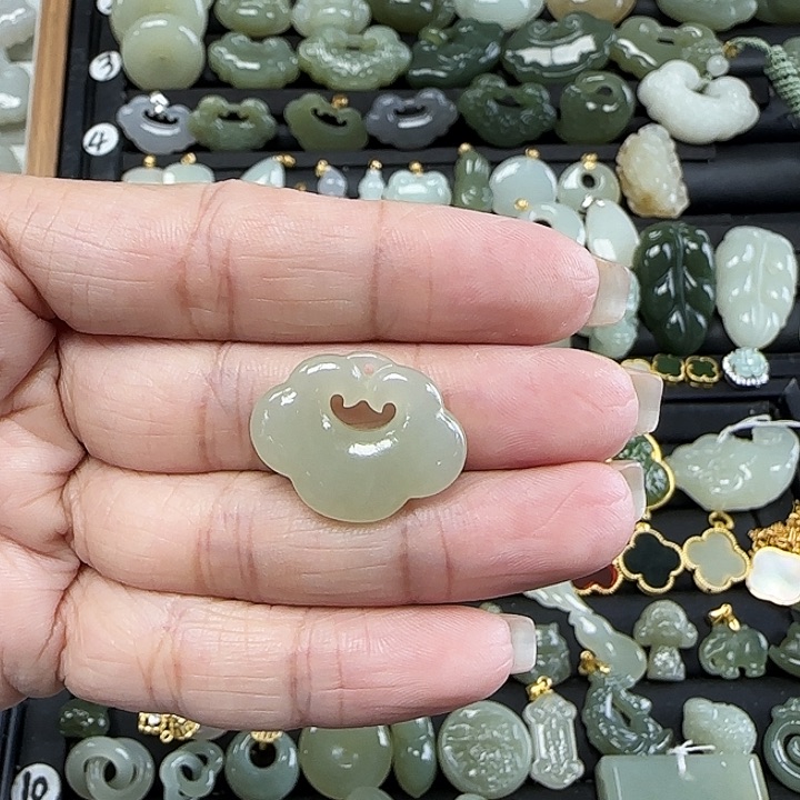 和田玉未镶嵌吊坠(不含链)