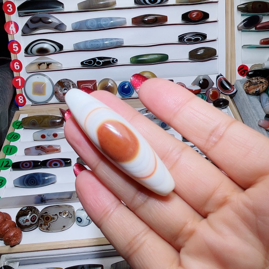 玛瑙/玉髓颈饰未镶嵌少****来