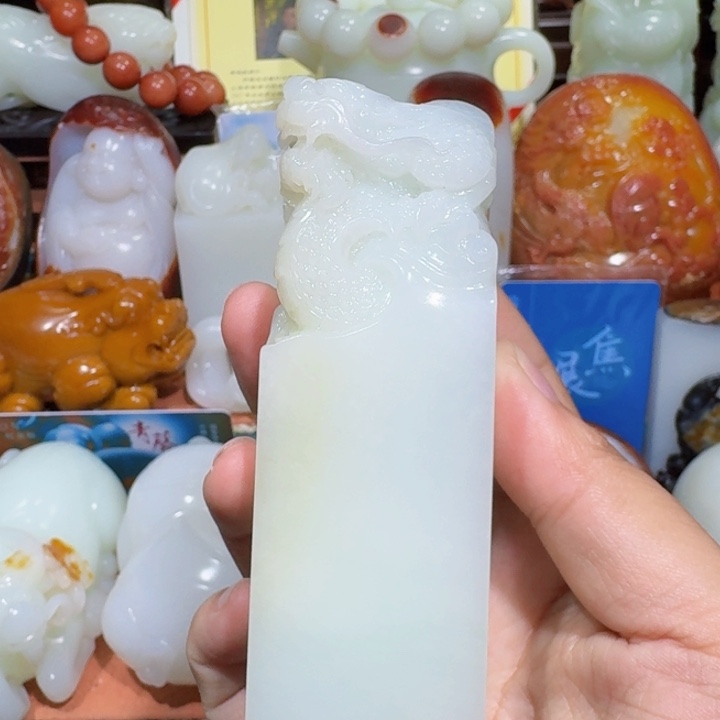 和田玉未镶嵌把件