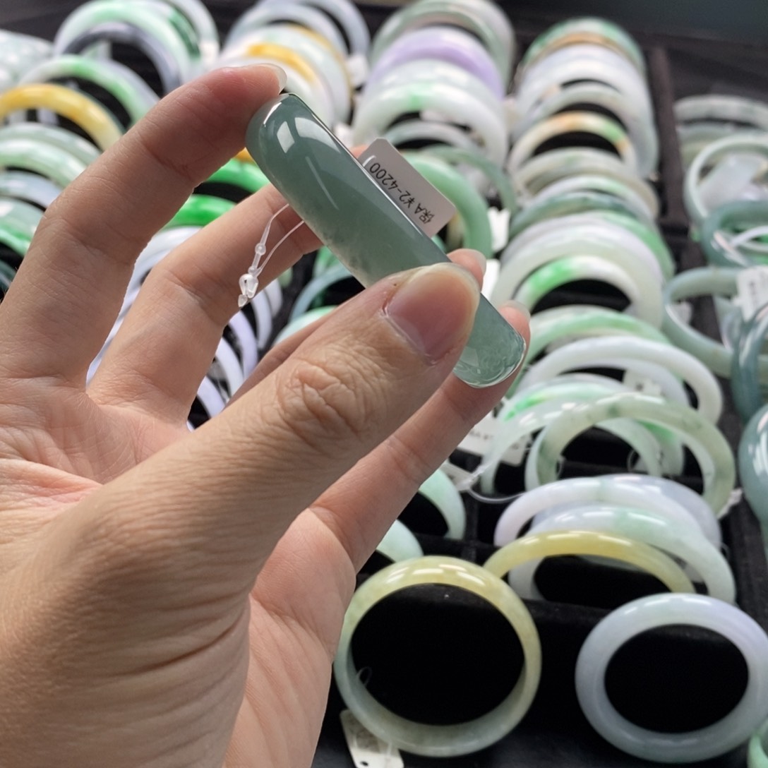 翡翠手镯未镶嵌p****s手镯