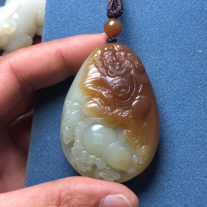 济***收和田玉未镶嵌颈饰