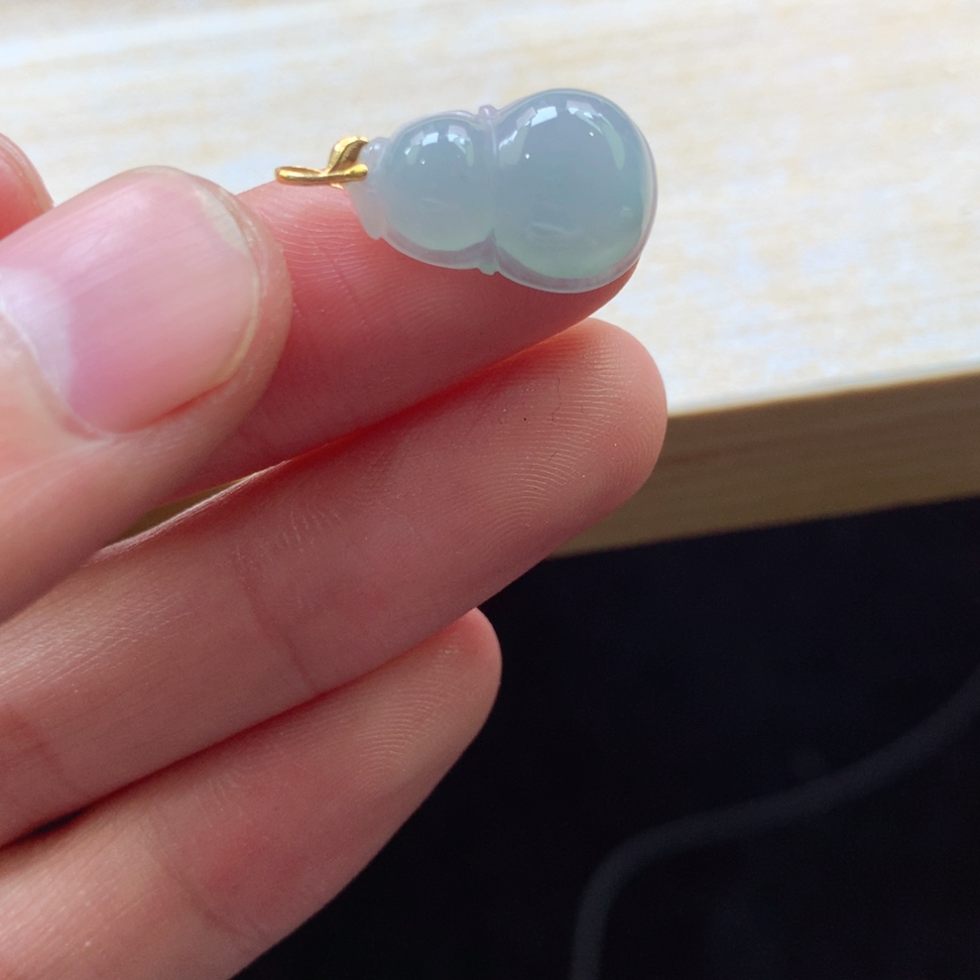 翡翠颈饰18K金镶嵌吊坠