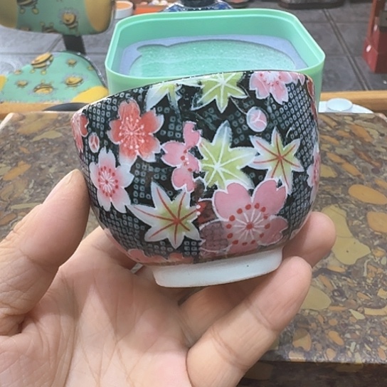 手绘杯一个，瓷。。。