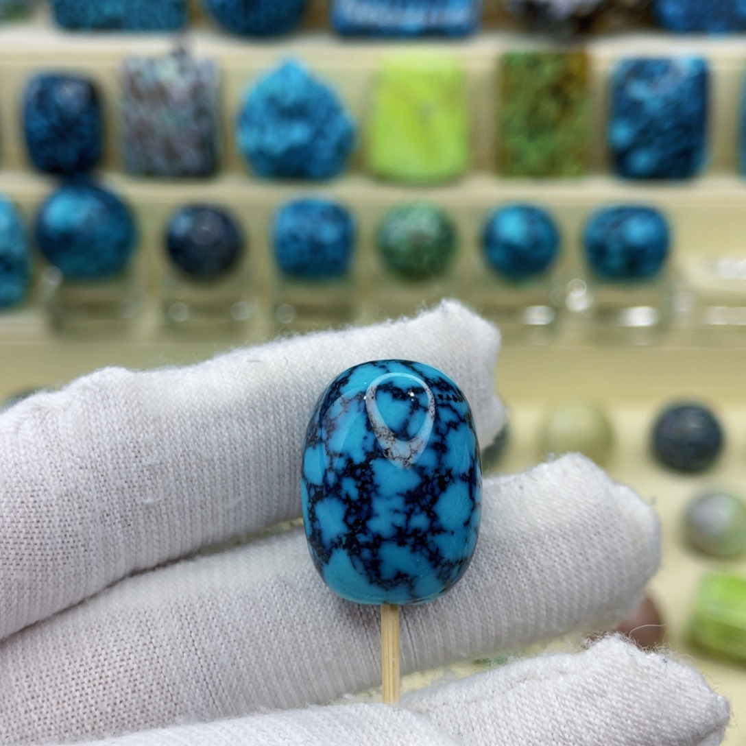 未镶嵌绿松石颈饰