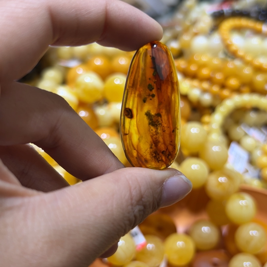琥珀珠宝奇石未镶嵌
