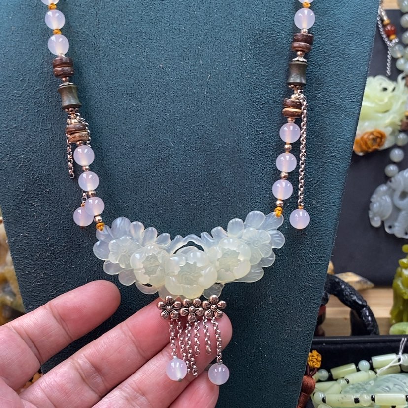 【闪购商品】蛇纹石玉吊坠未镶嵌