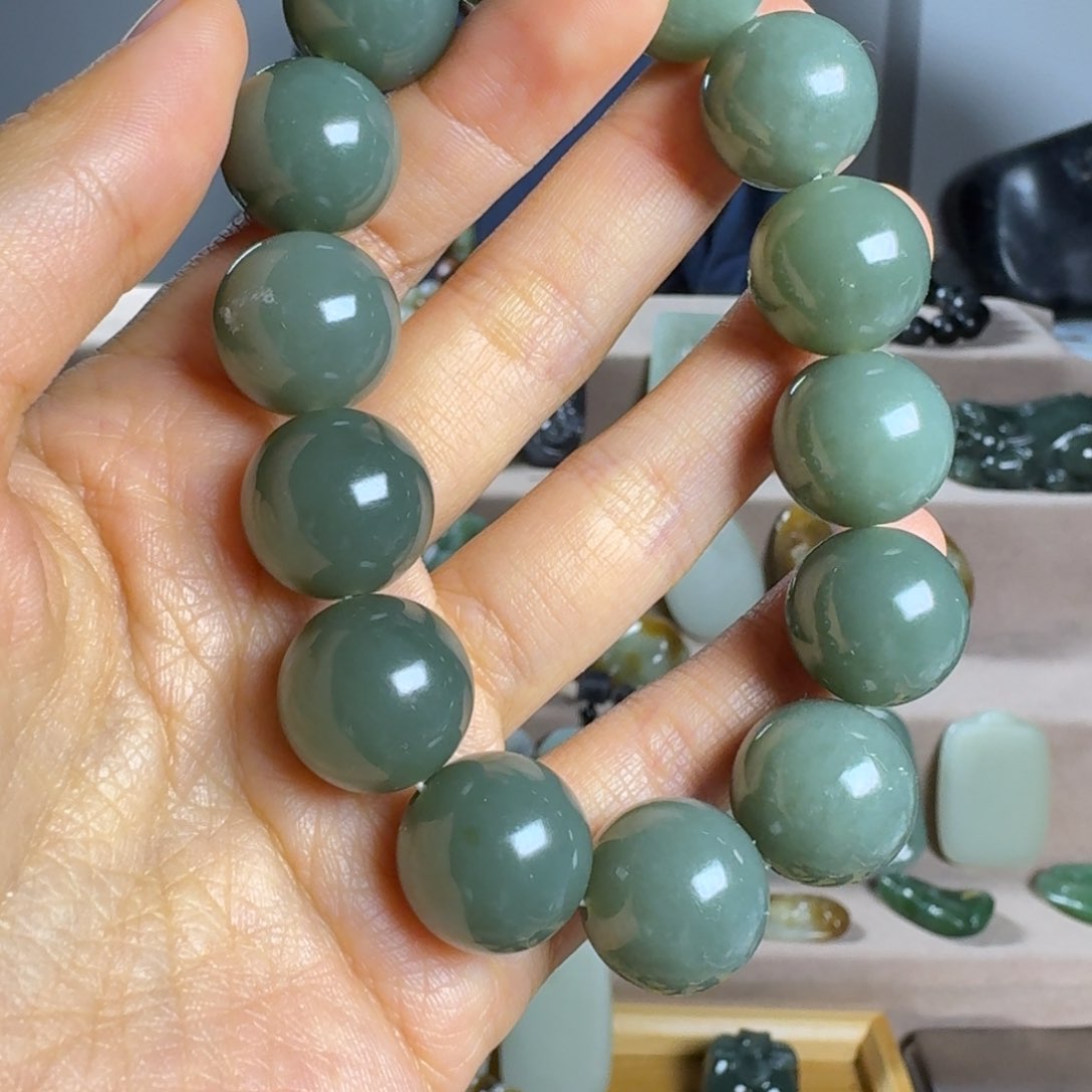 和田玉颈饰未镶嵌