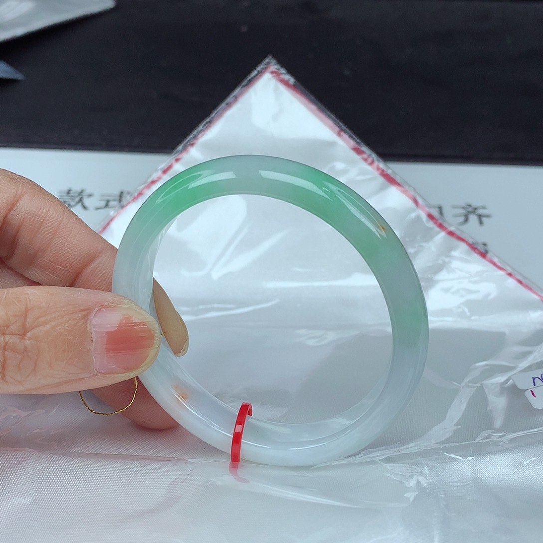 翡翠手镯未镶嵌53贵3003