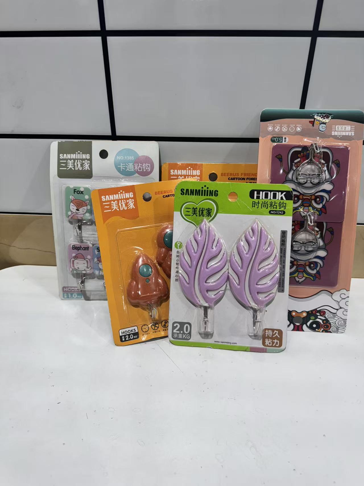 小挂钩强力粘钩收纳厨房卫生间时尚家用持久卡通免打孔创意可爱*6