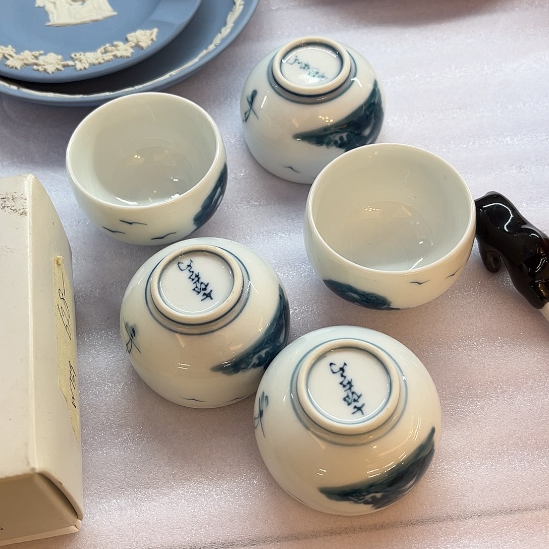 盖碗在家门口看到有条不太正常