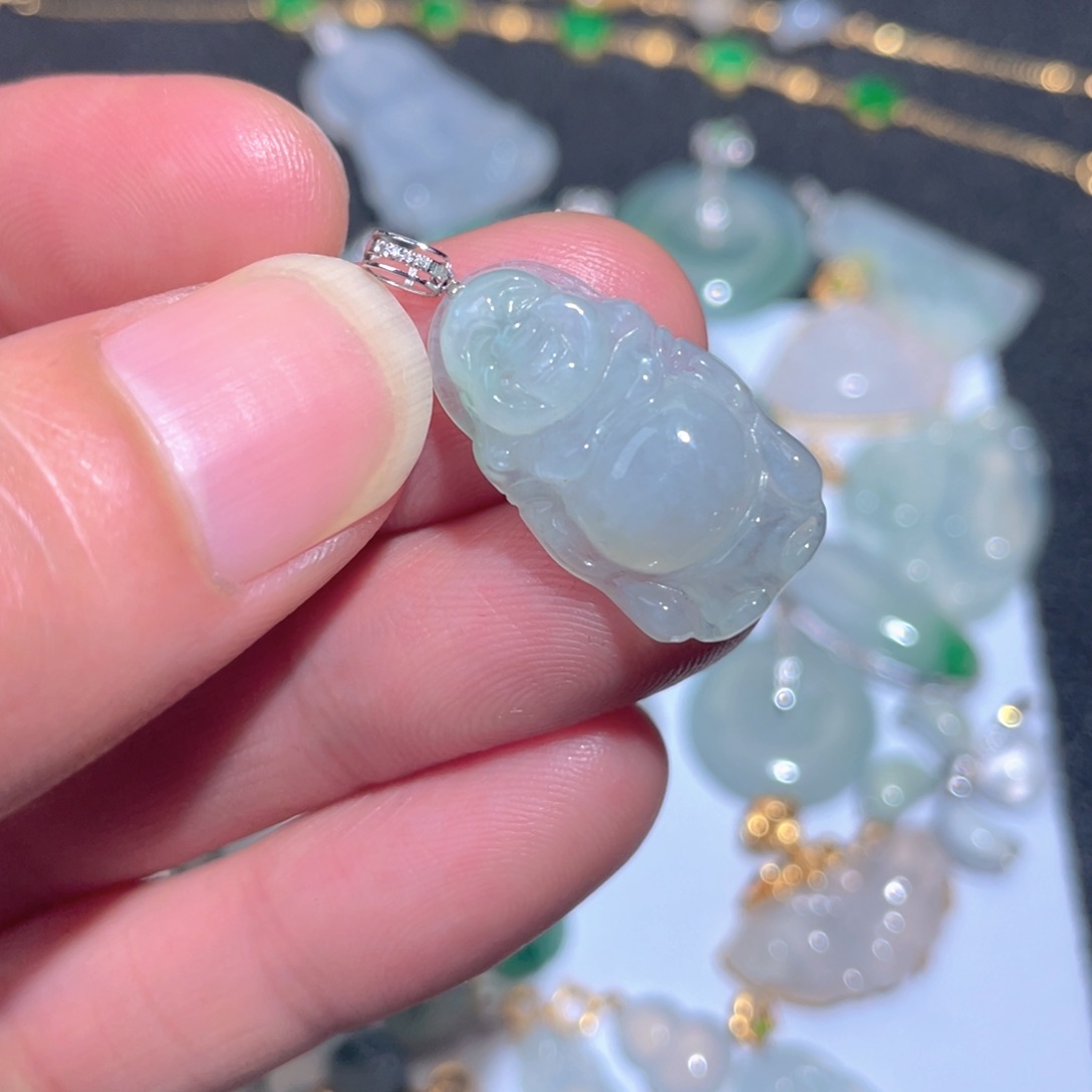 翡翠颈饰18K金镶嵌翡翠