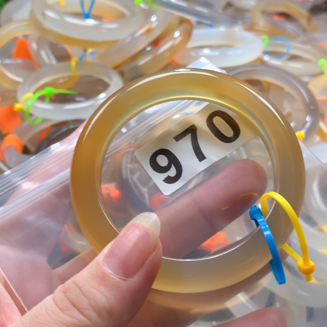 玛瑙/玉髓手镯未镶嵌