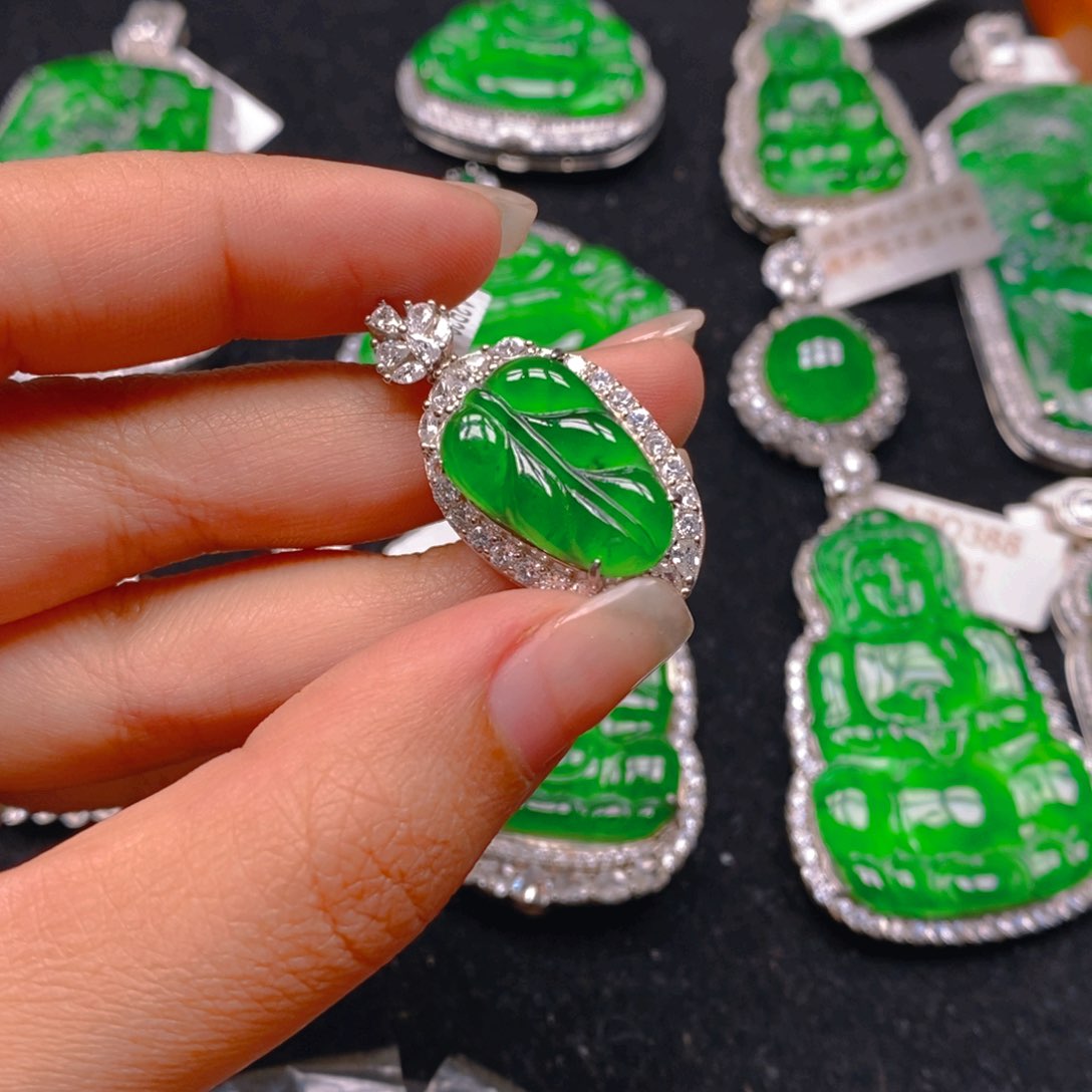 翡翠颈饰银S925镶嵌88888888