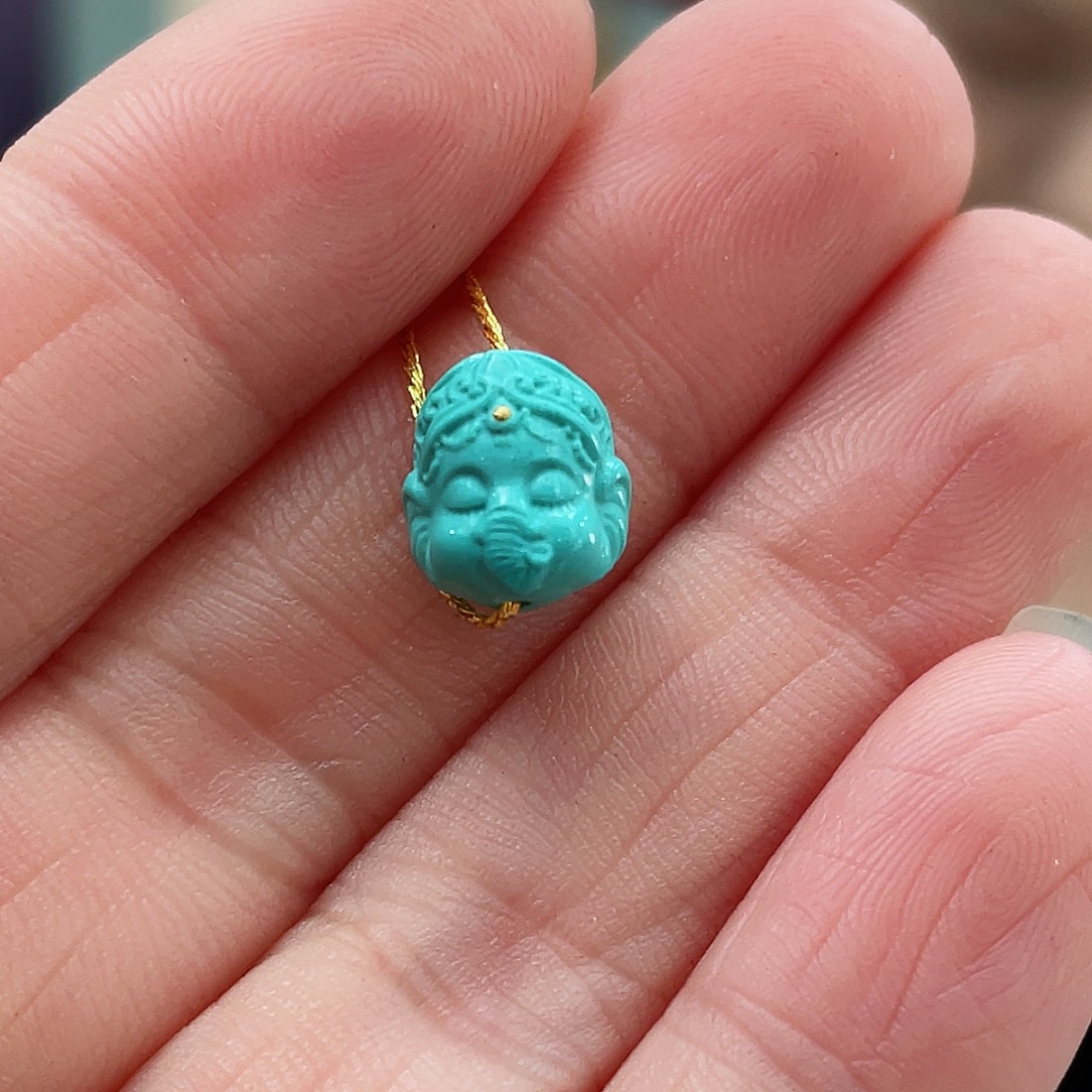 绿松石颈饰未镶嵌