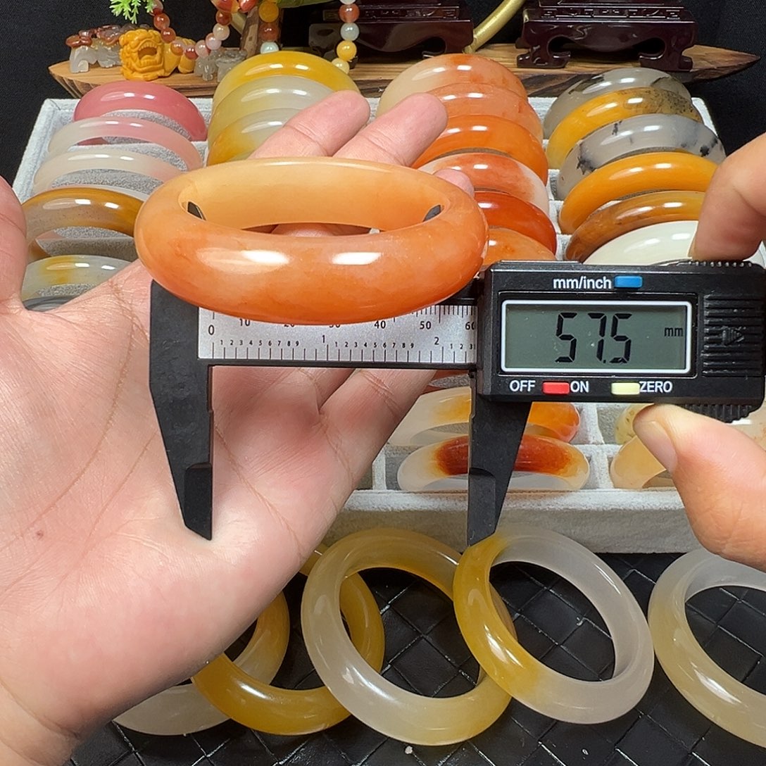 石英质玉（黄龙玉）未镶嵌手镯