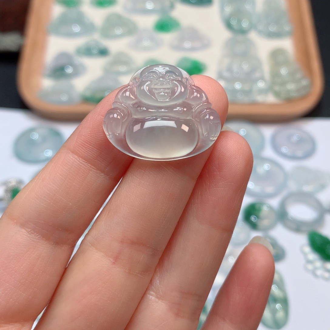 翡翠颈饰未镶嵌冰种佛公