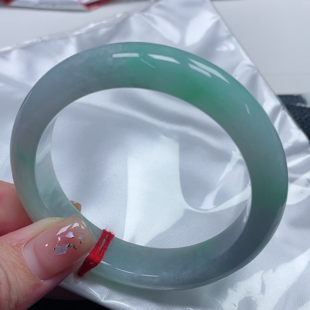 翡翠手镯未镶嵌缅甸翡翠