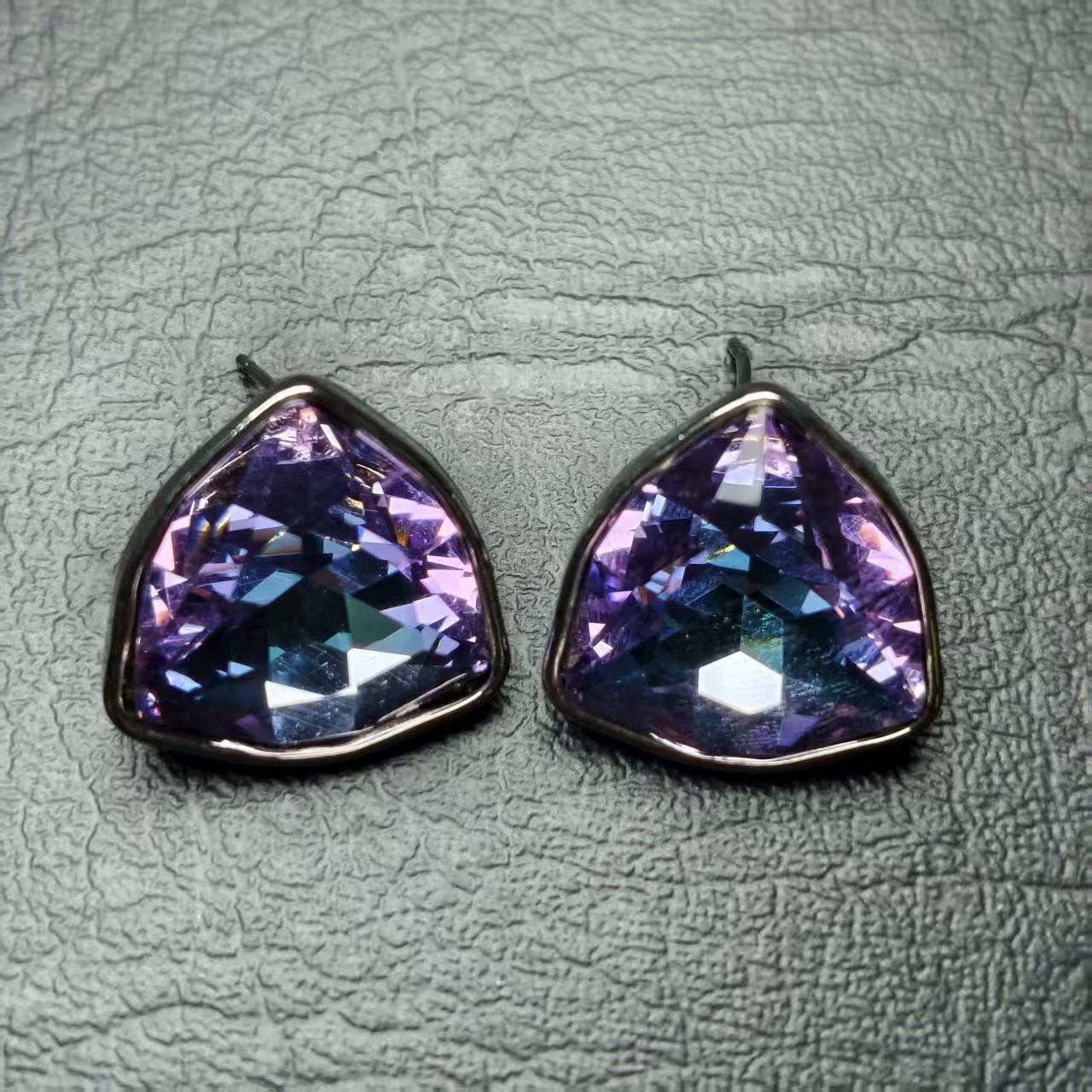 轻奢气质百搭耳饰aj724019