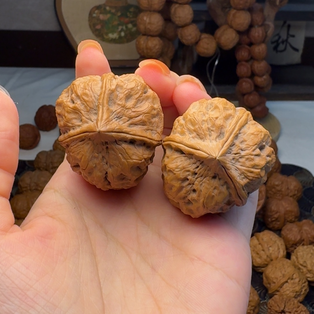 把件文玩核桃鳄鱼三棱38.7 孤品