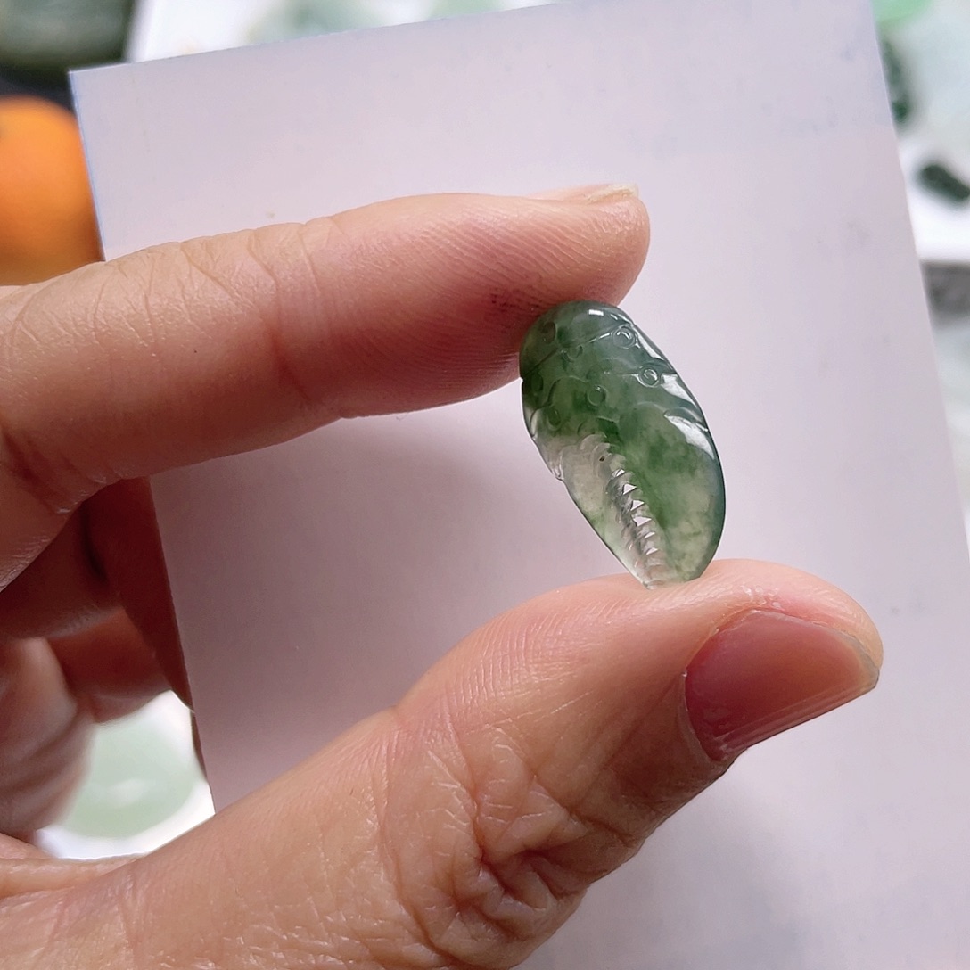 翡翠颈饰未镶嵌蟹钳