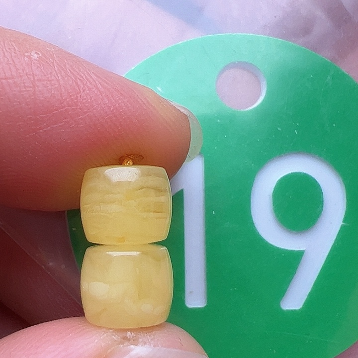 蜜蜡裸石未镶嵌7.2m m