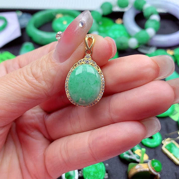 翡翠颈饰银S925镶嵌翡翠