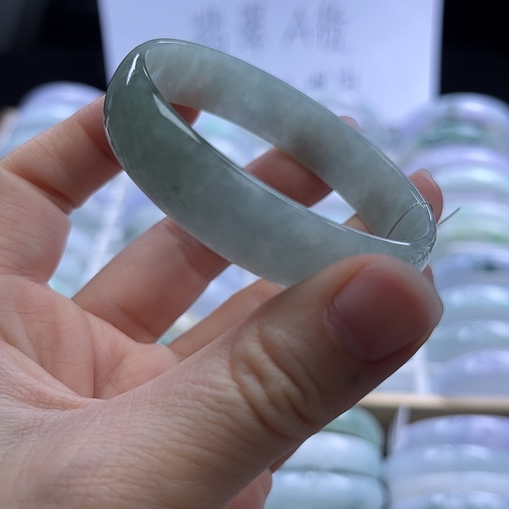 翡翠手链未镶嵌盼盼