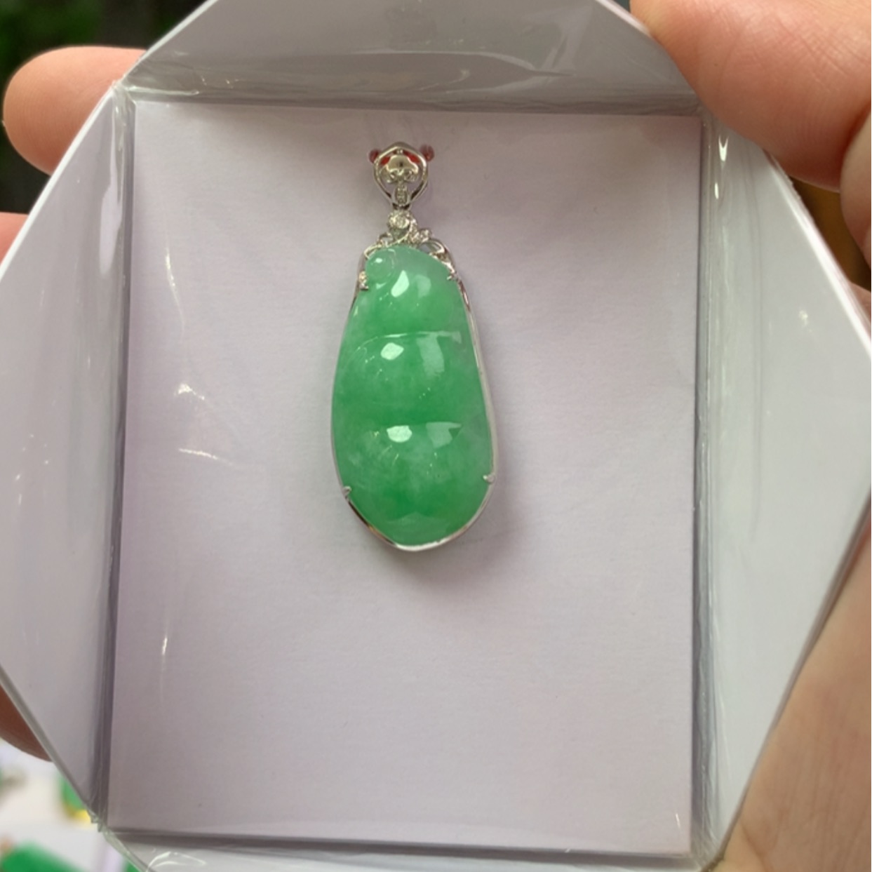 【闪购商品】翡翠颈饰18K金镶嵌翡翠首饰