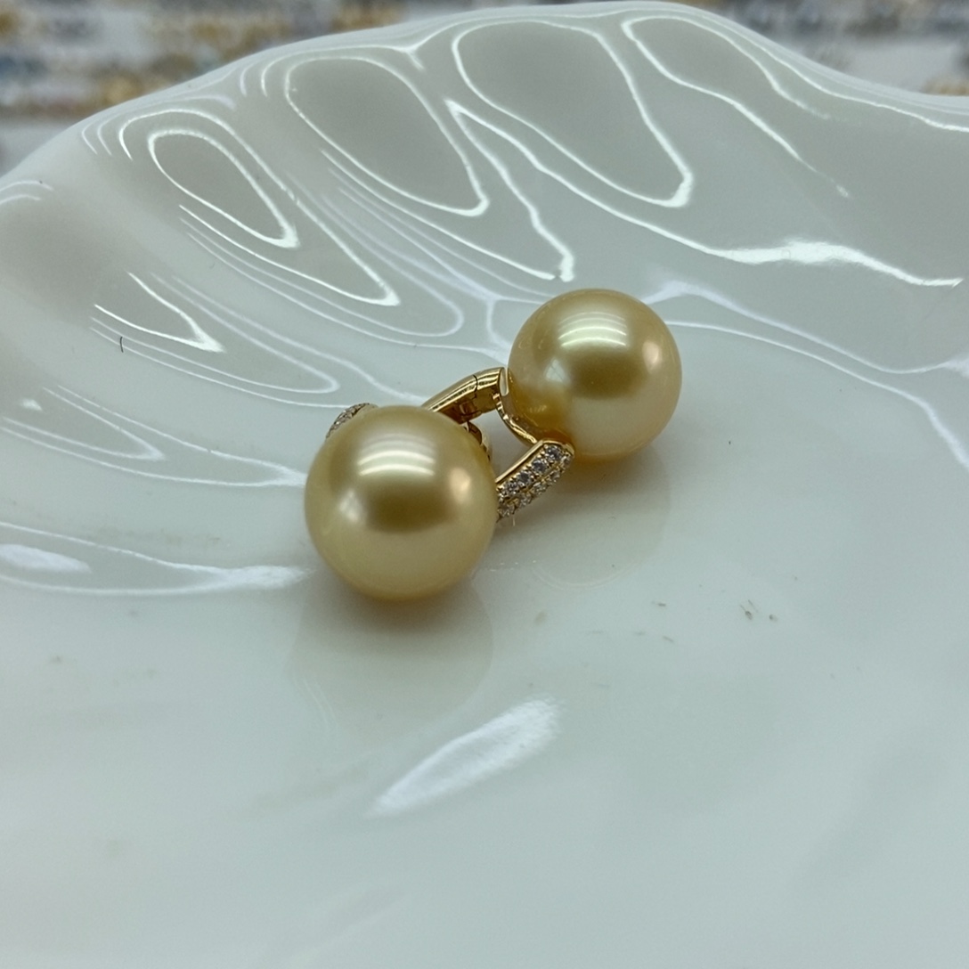 海水珍珠耳饰18K金镶嵌