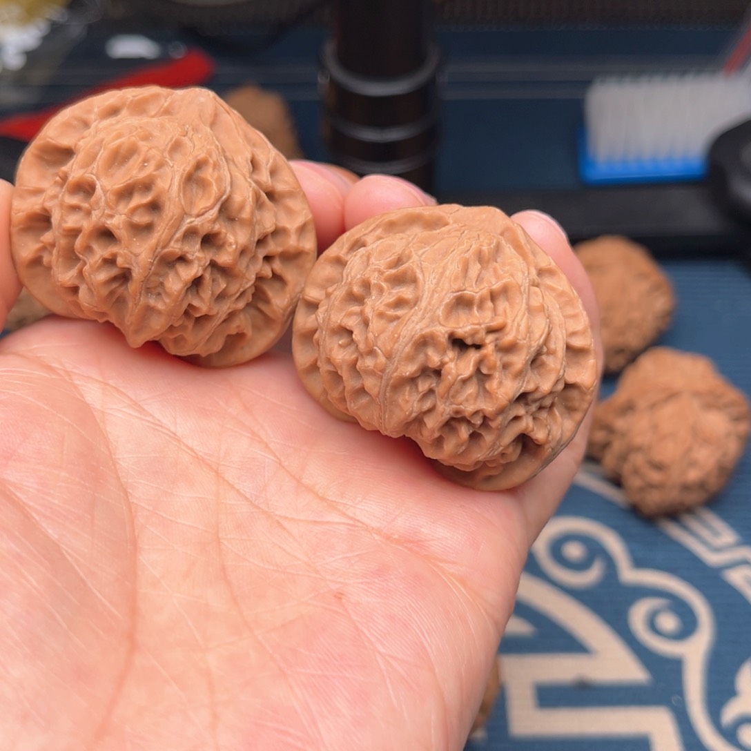 文玩核桃把件宫灯