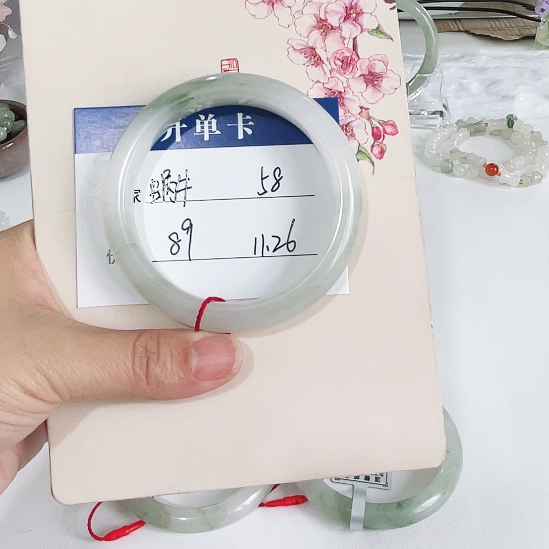 石英质玉未镶嵌手镯