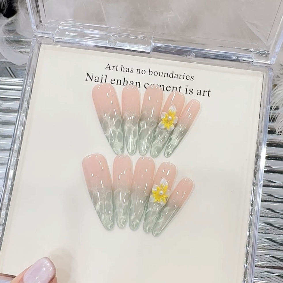 【清柚苍兰】纯手工美甲穿戴甲片薄荷渐变绿雕花显白简约假指甲贴