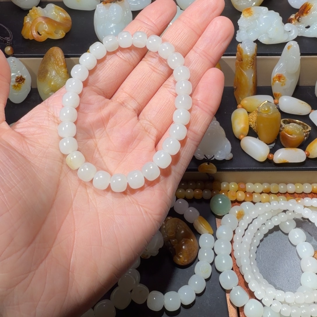 释***怀和田玉未镶嵌手链