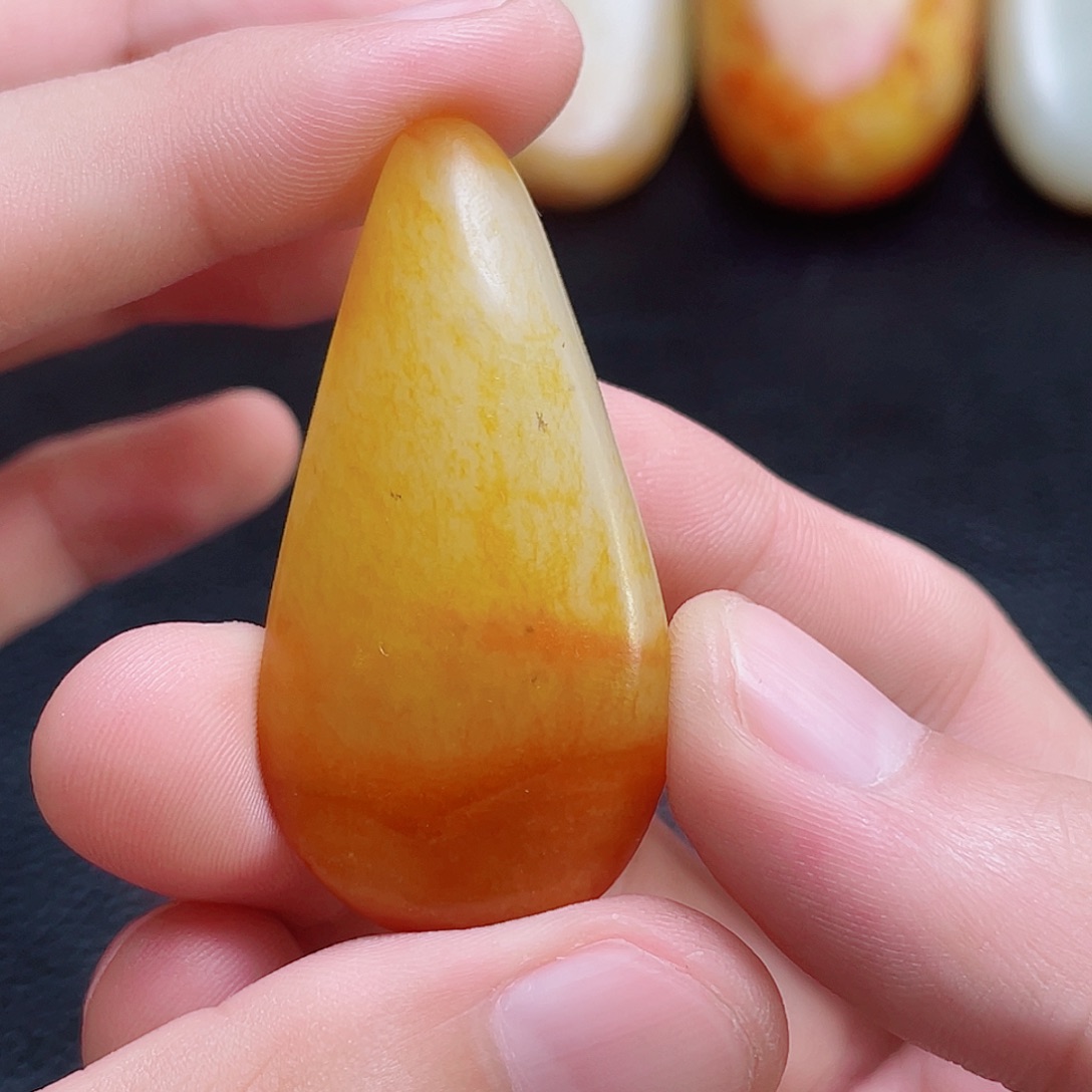 和田玉未镶嵌珠宝奇石