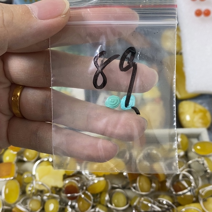 蜜蜡裸石未镶嵌吊坠