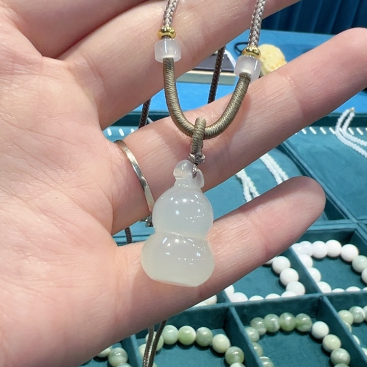 未镶嵌蛇纹石玉手链