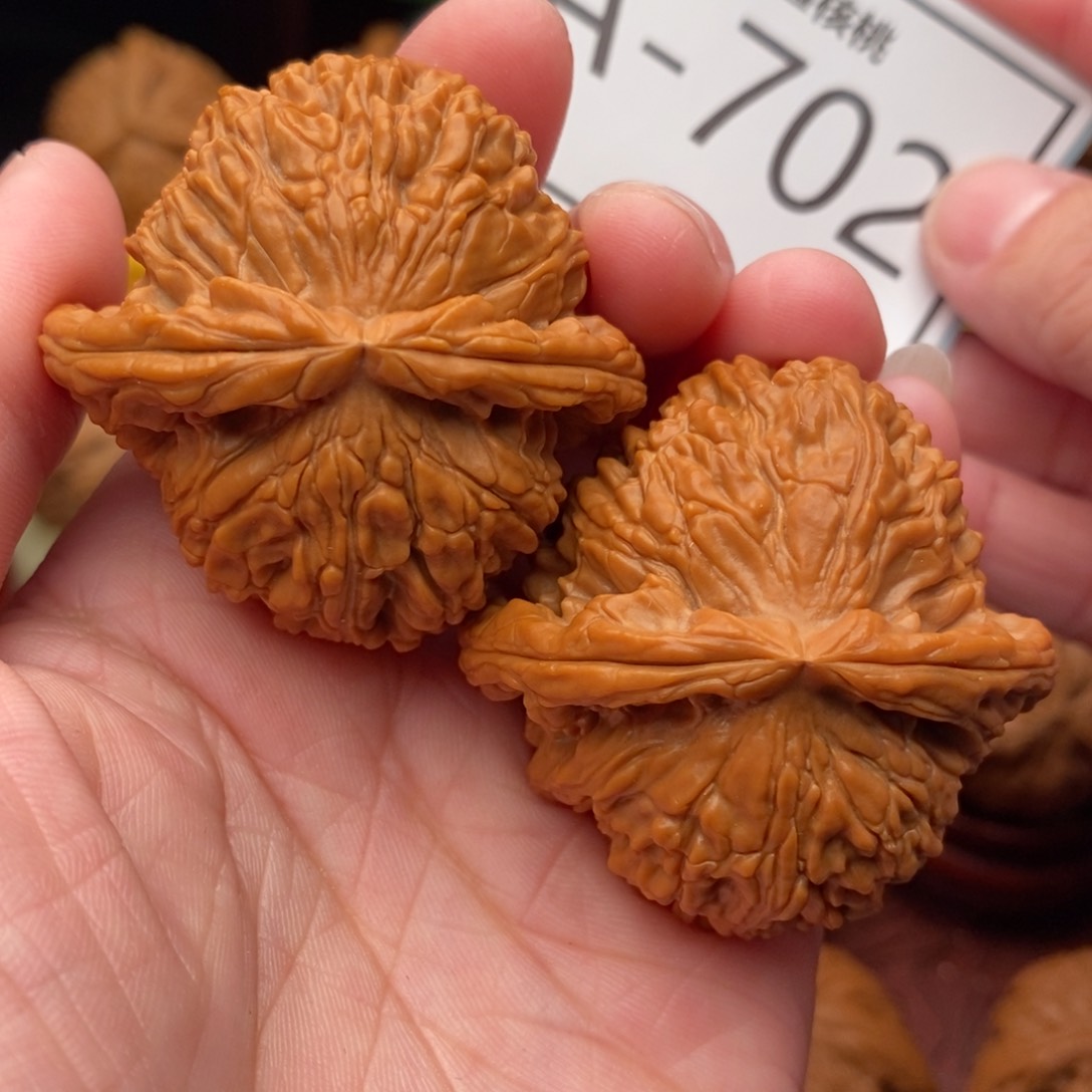 文玩核桃把件闷白44